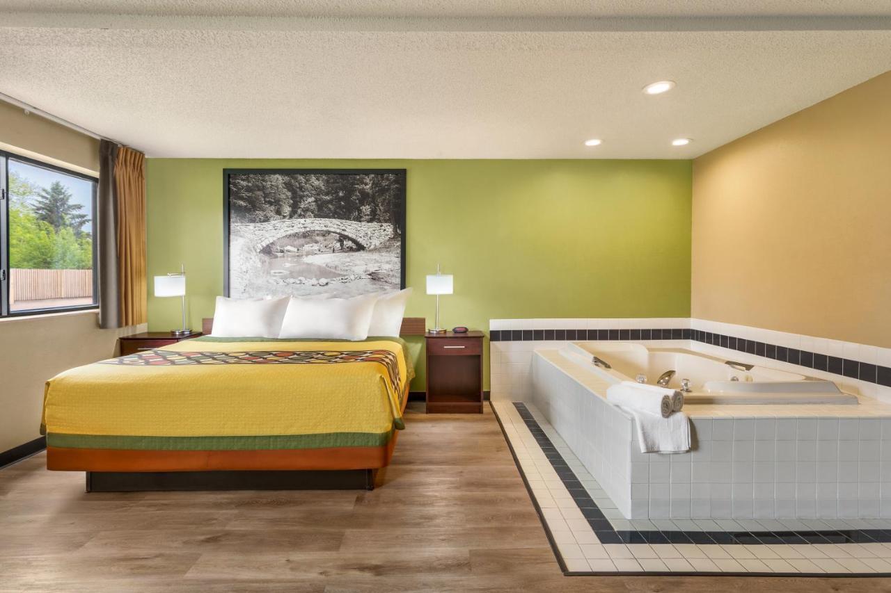 Super 8 By Wyndham Ankeny/Des Moines Area Hotel Exterior photo