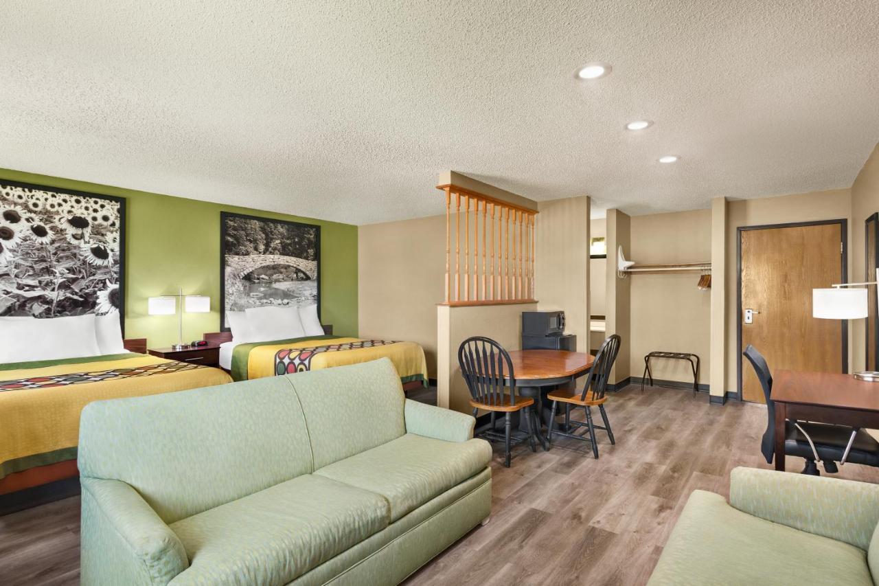 Super 8 By Wyndham Ankeny/Des Moines Area Hotel Exterior photo