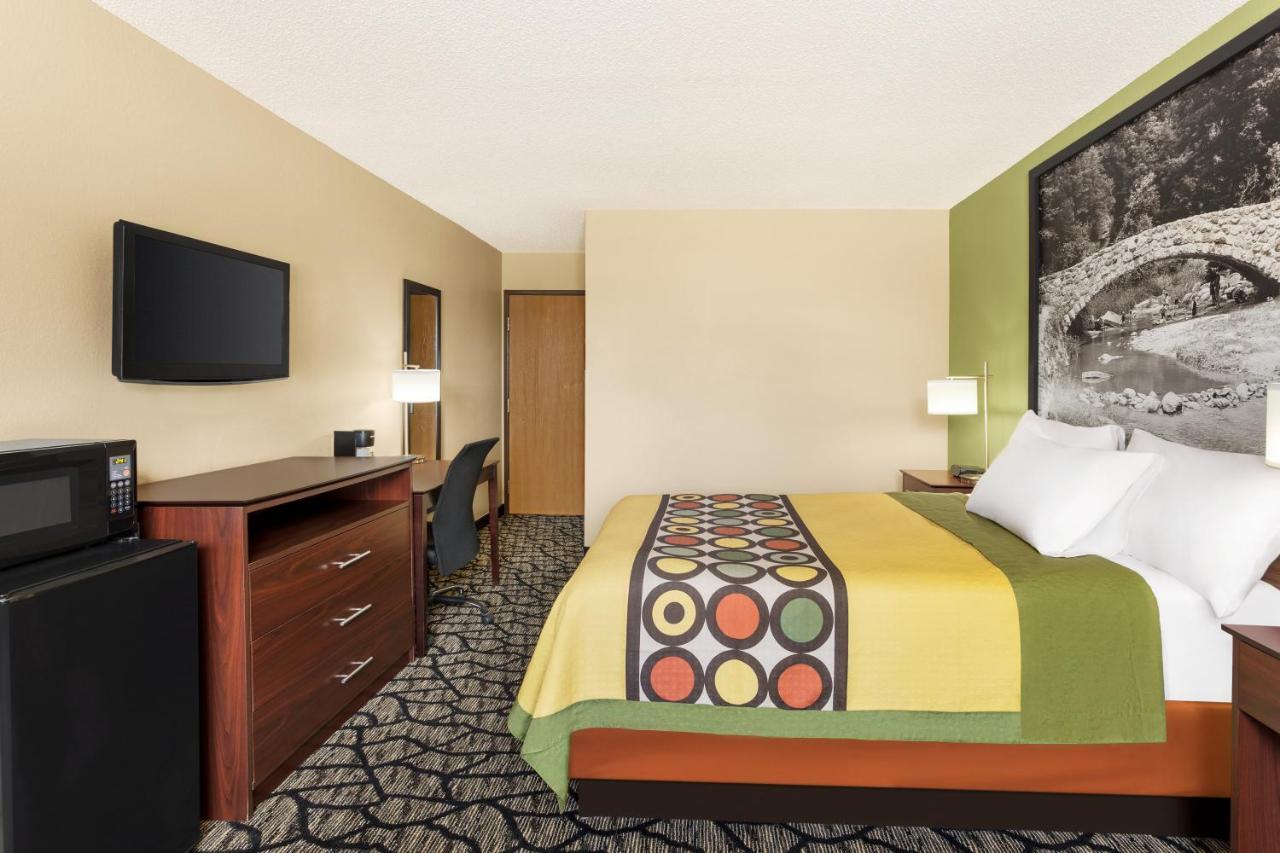 Super 8 By Wyndham Ankeny/Des Moines Area Hotel Exterior photo
