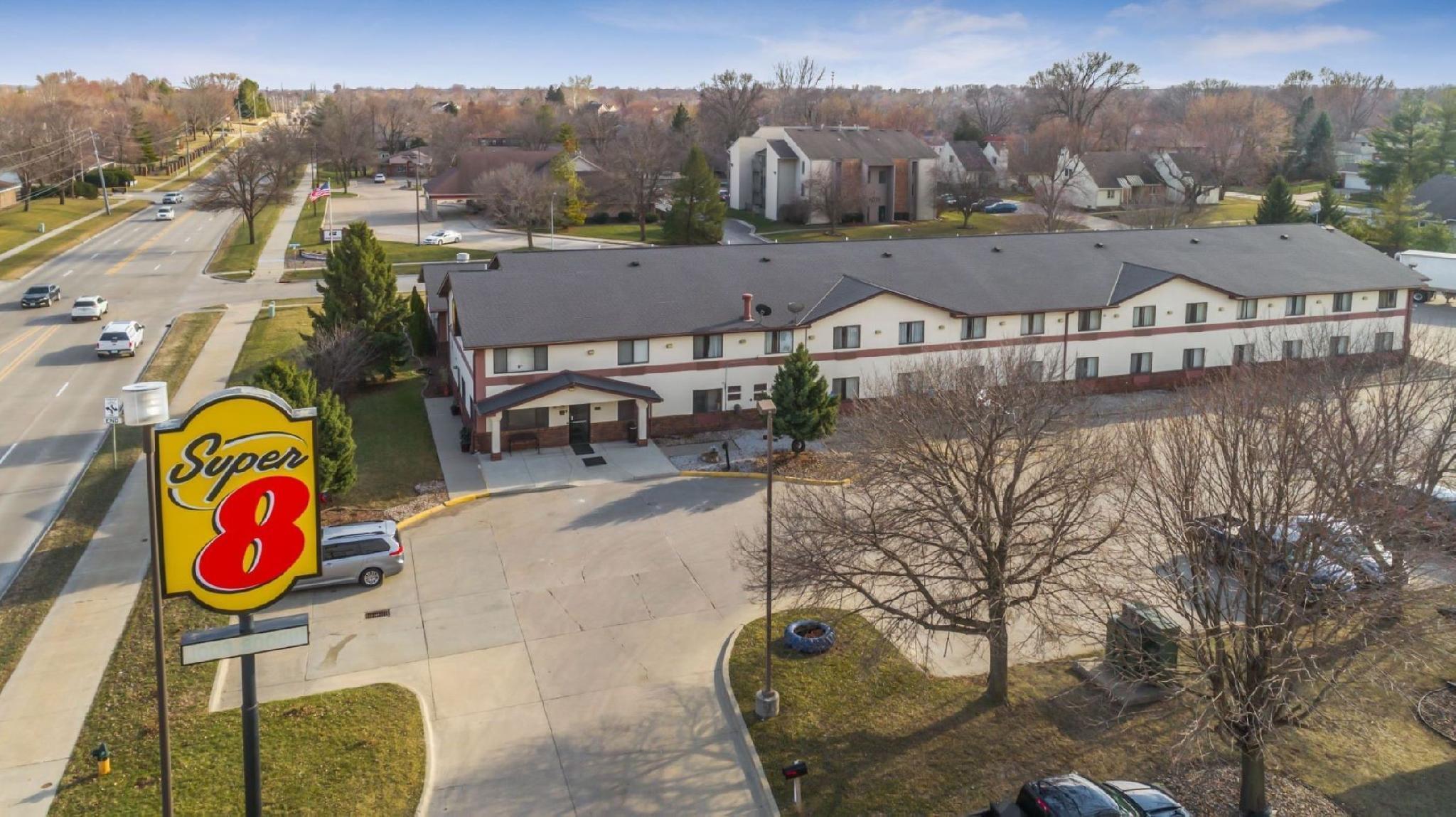 Super 8 By Wyndham Ankeny/Des Moines Area Hotel Exterior photo