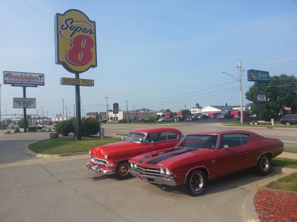 Super 8 By Wyndham Ankeny/Des Moines Area Hotel Exterior photo